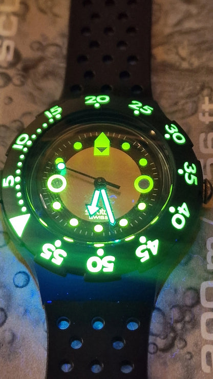 🖤 Swatch Scuba 200 – SDB102 “Black Wave” (1991)