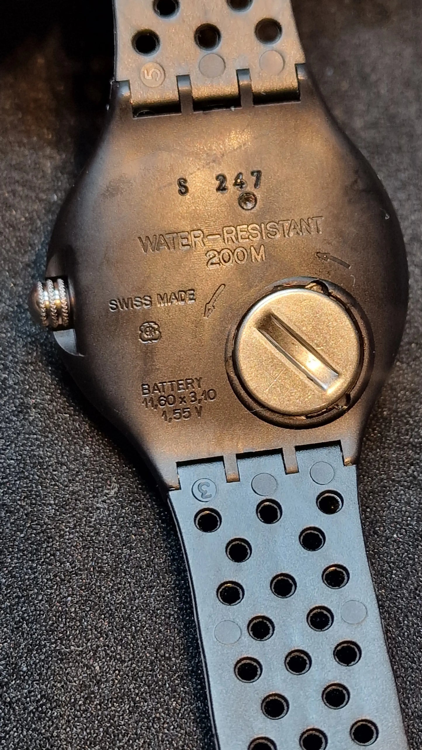 🖤 Swatch Scuba 200 – SDB102 “Black Wave” (1991)