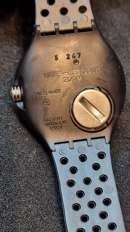🖤 Swatch Scuba 200 – SDB102 “Black Wave” (1991)