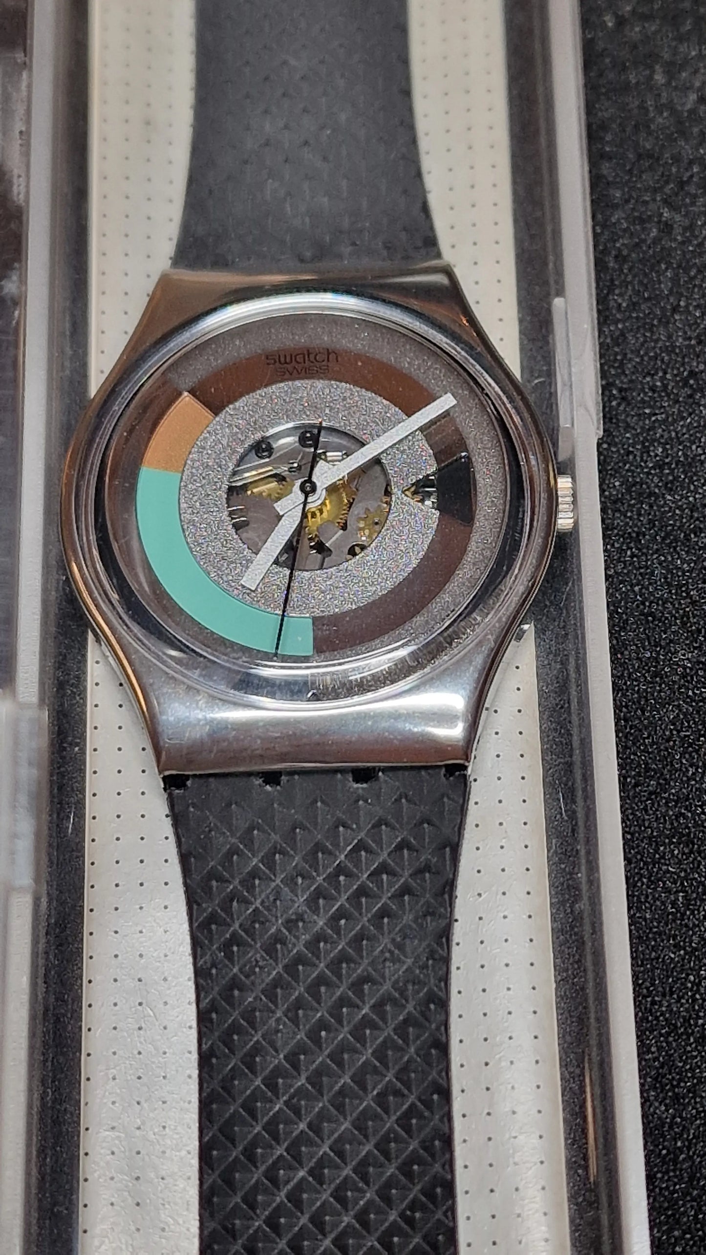 🟣 Swatch GX405 "Metropolis" (1989) – Vintage Skeleton Design