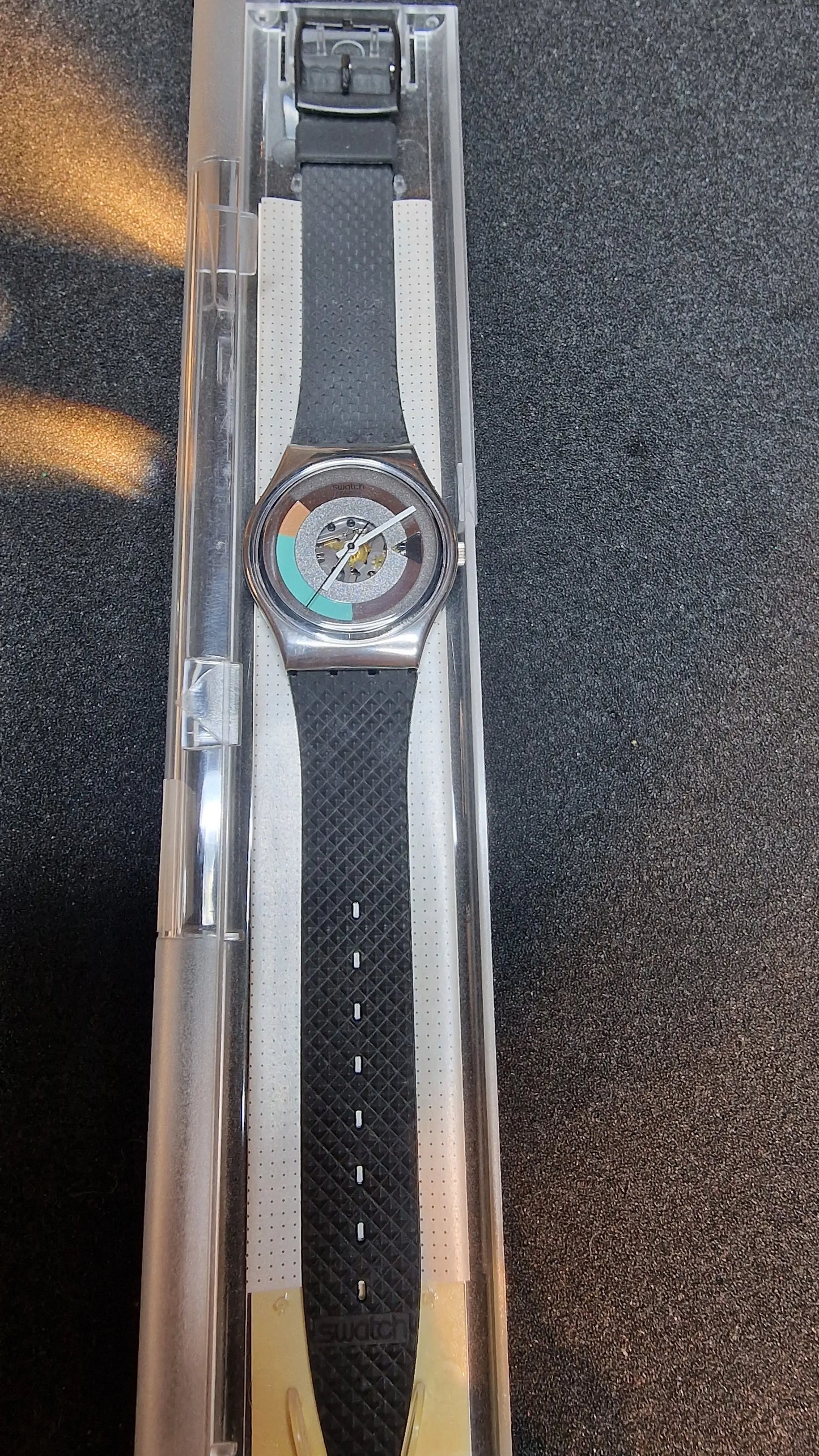 🟣 Swatch GX405 "Metropolis" (1989) – Vintage Skeleton Design