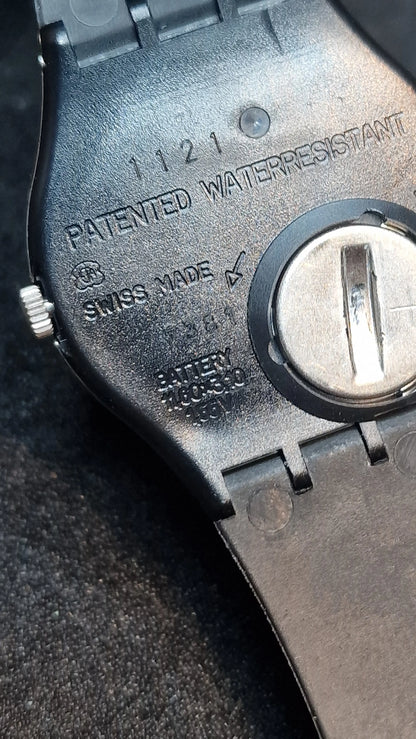 🟣 Swatch GX405 "Metropolis" (1989) – Vintage Skeleton Design