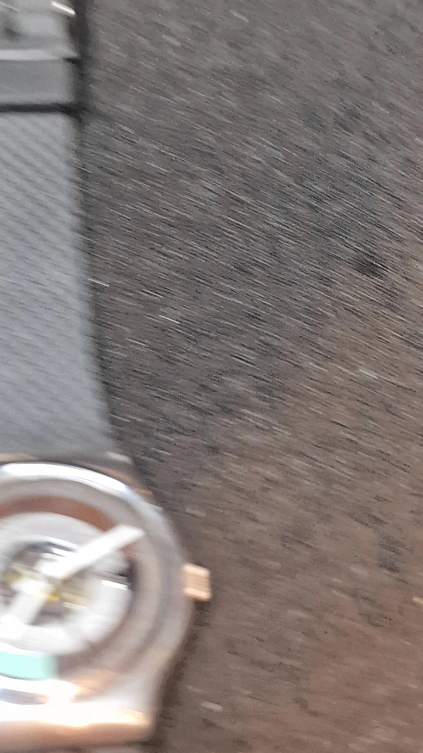 🟣 Swatch GX405 "Metropolis" (1989) – Vintage Skeleton Design