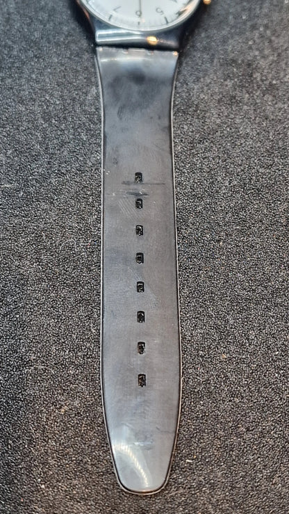 SWATCH Classic White – GB706 (1985)