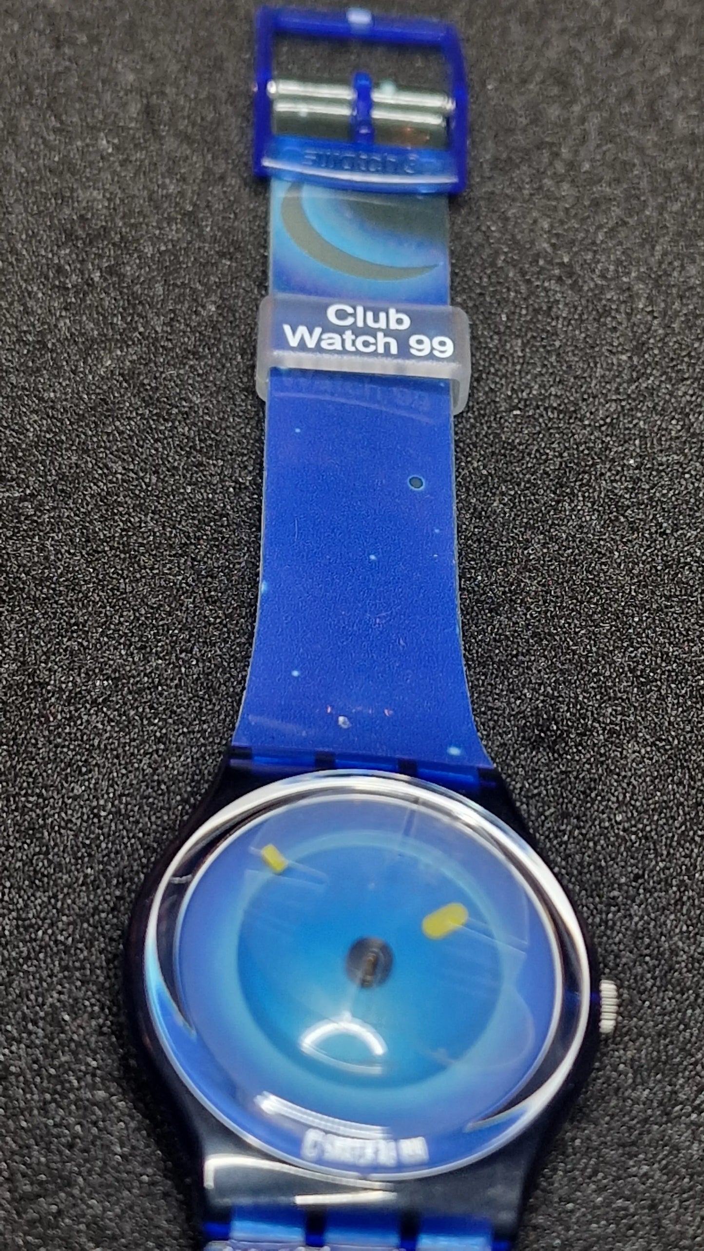 🌌 Swatch GZ160 – Space Dreams (Club Watch 1999)