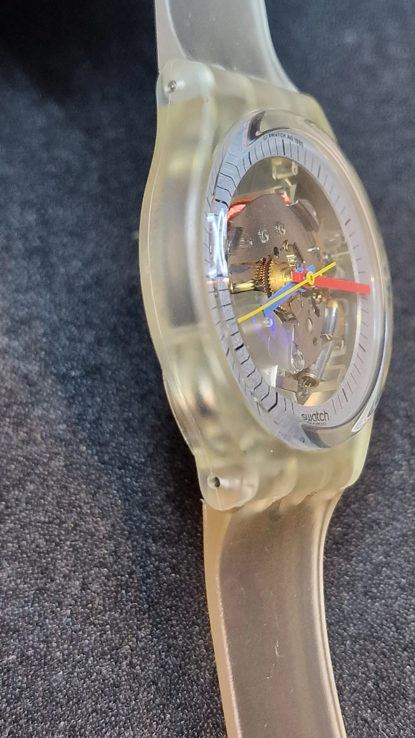 🪼 Swatch GK100 – Jelly Fish (1985) | Vintage Transparent Classic