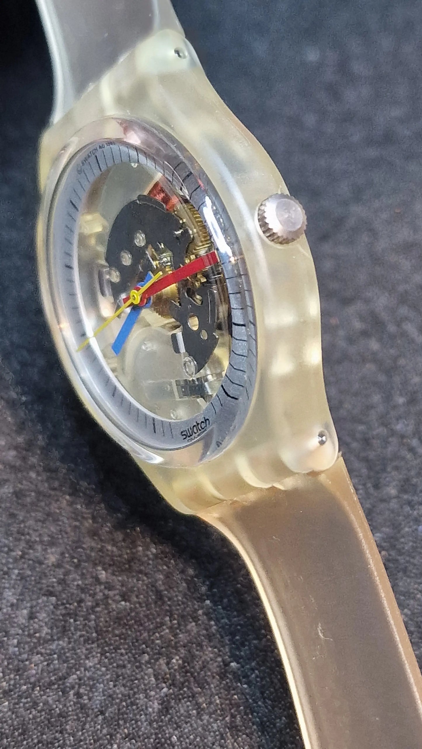 🪼 Swatch GK100 – Jelly Fish (1985) | Vintage Transparent Classic