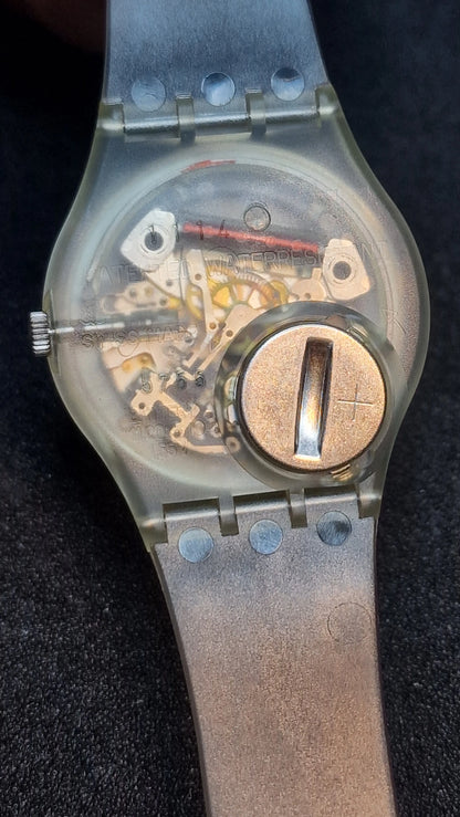🪼 Swatch GK100 – Jelly Fish (1985) | Vintage Transparent Classic