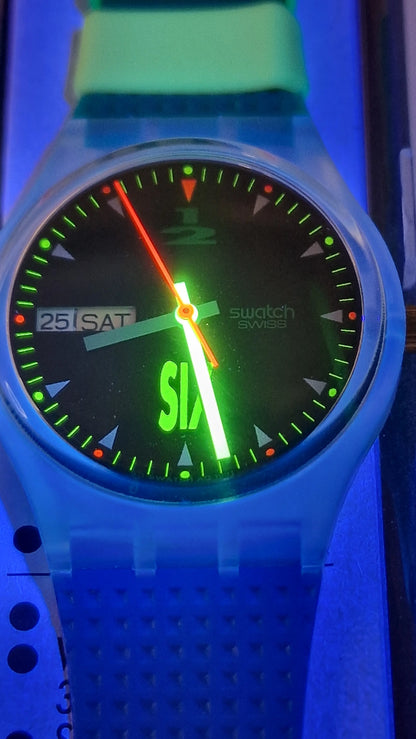 🌀 Swatch GK700 – “Giro” (1990) | Vintage Day-Date | UV Glow