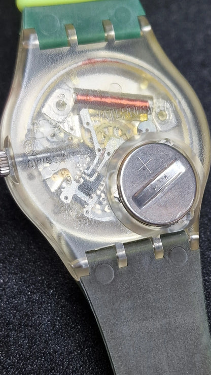 🌀 Swatch GK700 – “Giro” (1990) | Vintage Day-Date | UV Glow