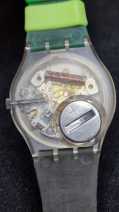 🌀 Swatch GK700 – “Giro” (1990) | Vintage Day-Date | UV Glow