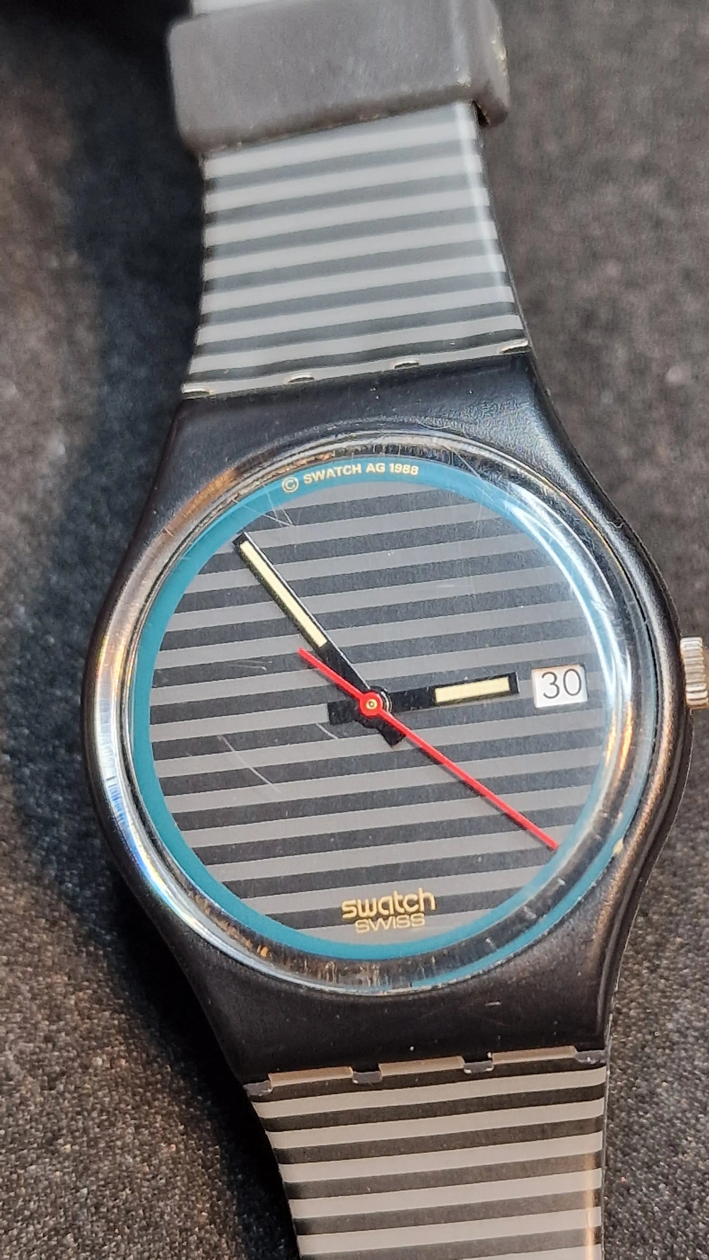 🕒 Swatch GB411 – Grey Line (1989)
