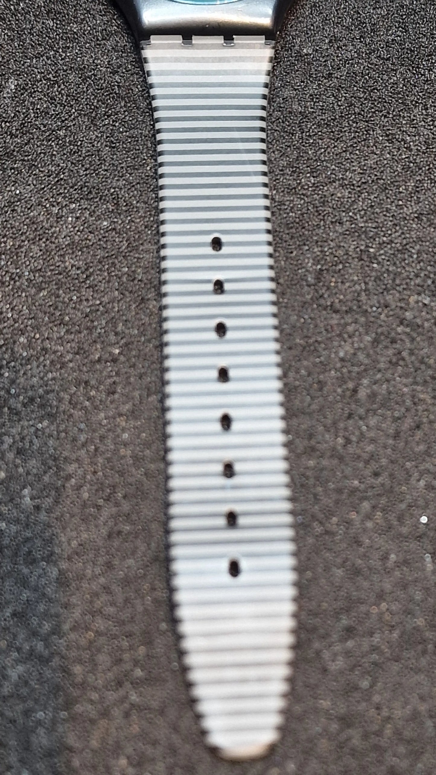 🕒 Swatch GB411 – Grey Line (1989)