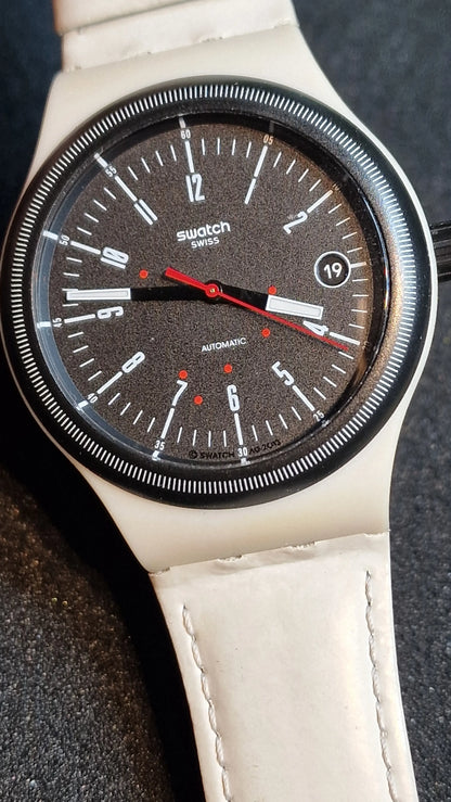 🕰️ Swatch Sistem51 Automatic SUTM400 “Cream” (AG2013) – Date – See-Through Back 42mm ✅