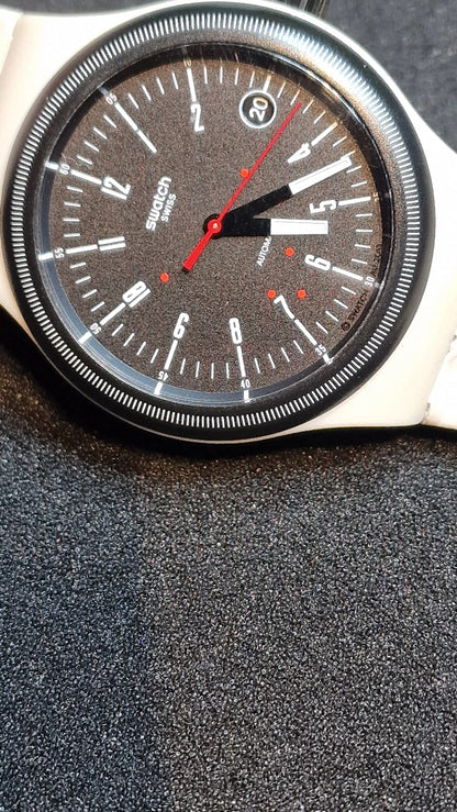🕰️ Swatch Sistem51 Automatic SUTM400 “Cream” (AG2013) – Date – See-Through Back 42mm ✅