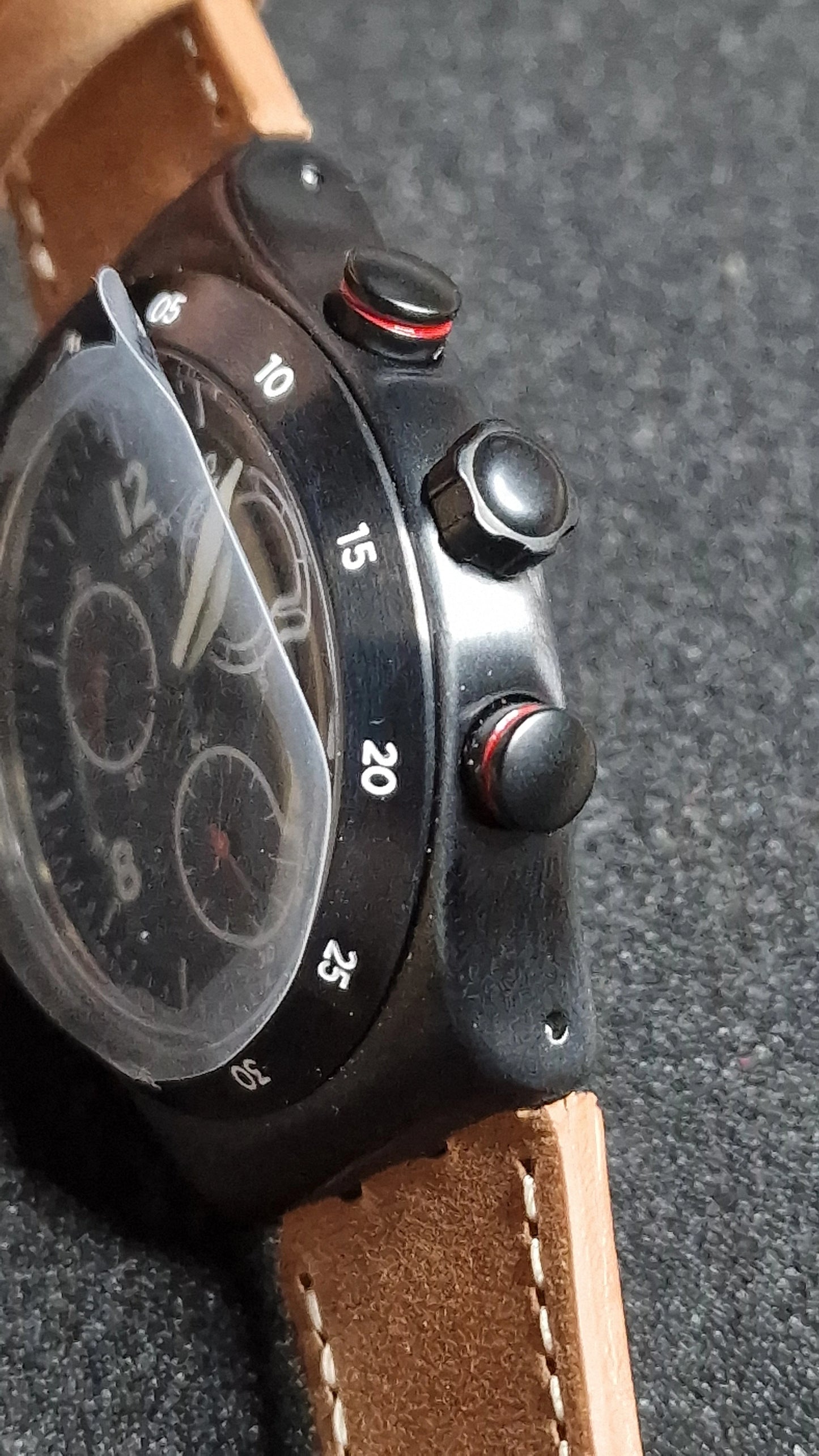 ⏱️ Swatch Irony Chrono YVZ400S – Jérémy Jones (2015)