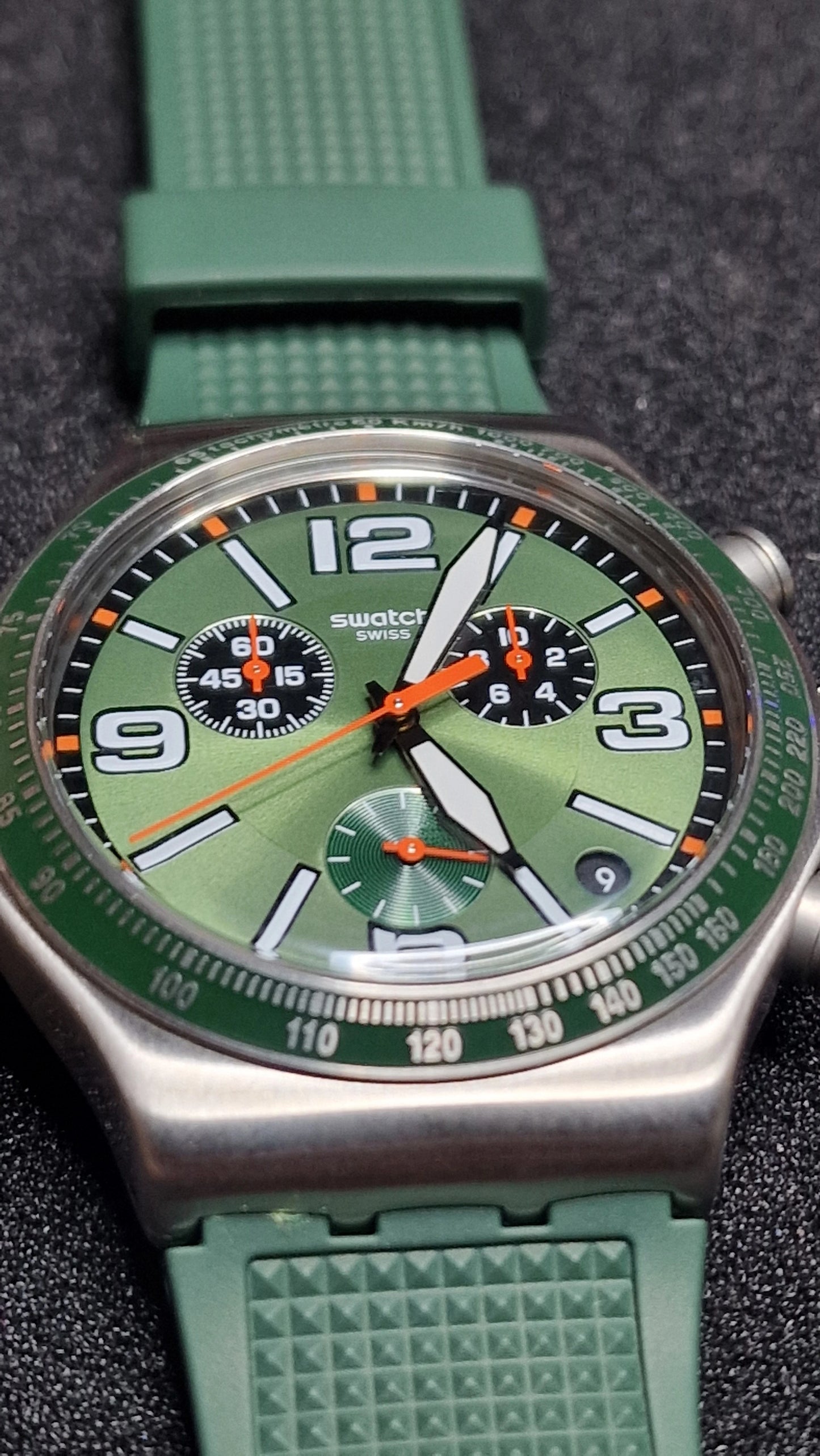 🌲 Swatch Irony Chrono YVS462 “Forest Grid” (AG2019) – Green/Orange – Swiss Made