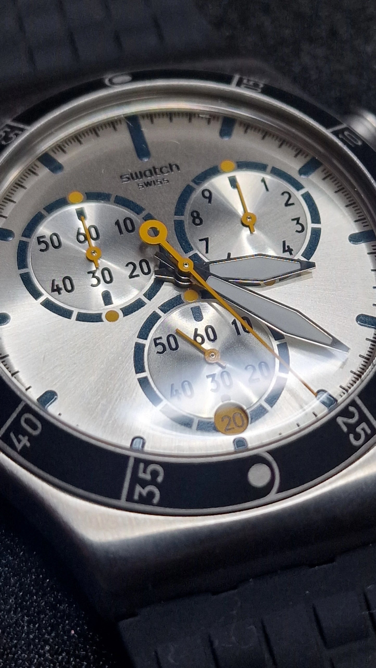 🕹️ Swatch Irony Chrono YVS420 “Jump High” (AG 2014) – sporty chrono with killer lume ✨