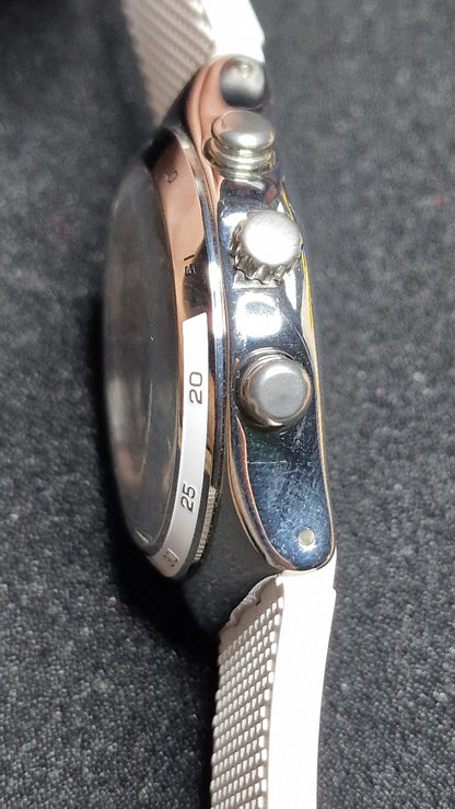 ⌚️ Swatch Irony Chrono YCS584 “Travel Chic” (AG 2014) 💙🤍 – Clean silver dial + blue chrono hand