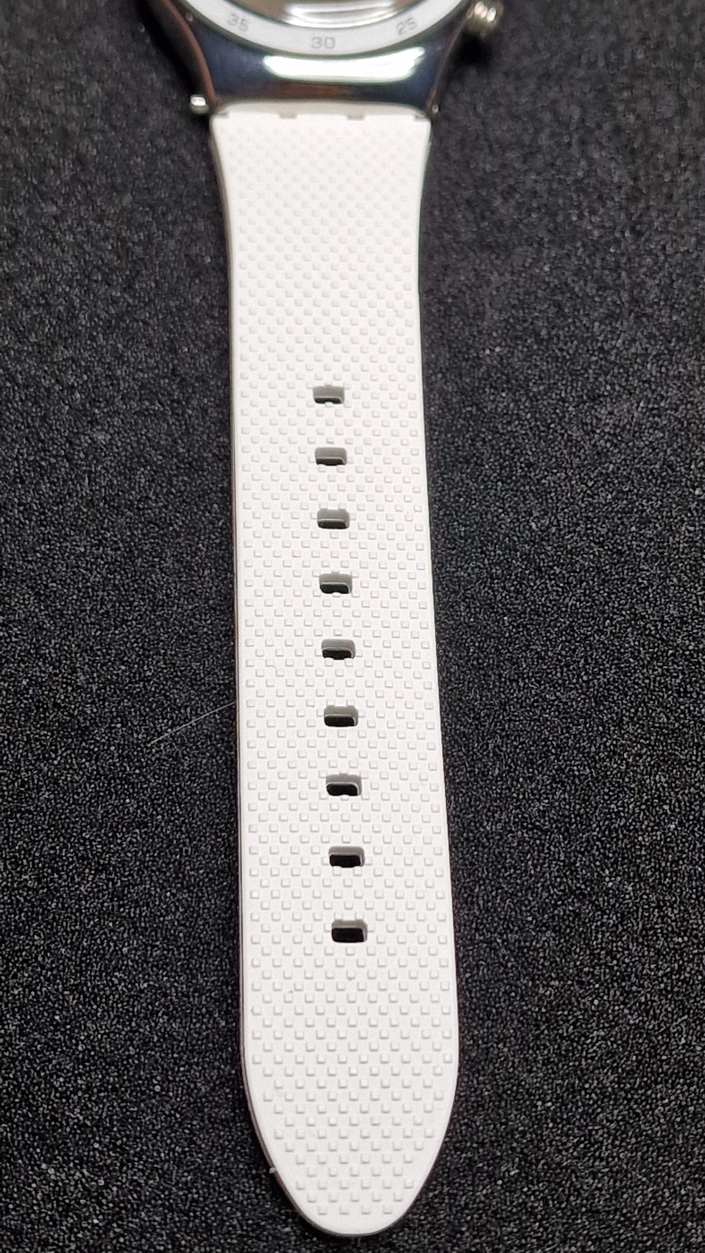 ⌚️ Swatch Irony Chrono YCS584 “Travel Chic” (AG 2014) 💙🤍 – Clean silver dial + blue chrono hand