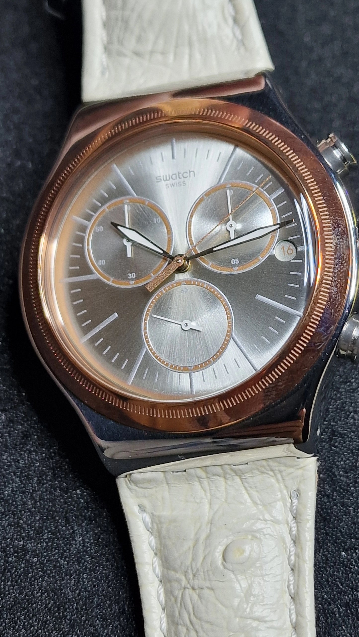 ⌚️ Swatch Irony Chrono YVS412 “AlbinoStrich” (AG 2013) – elegant two-tone chrono 🤍✨