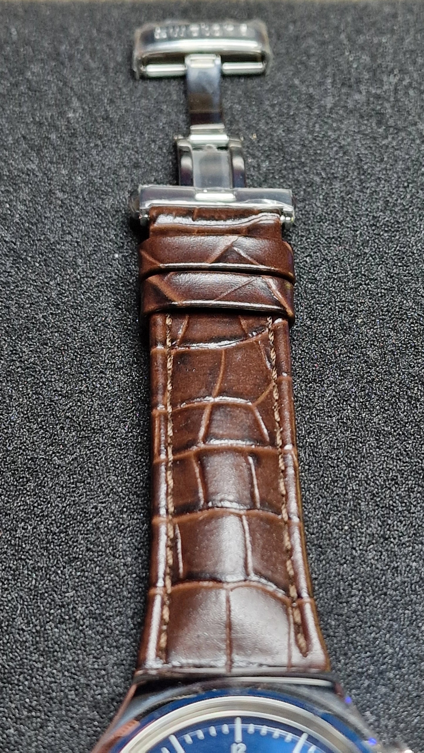 Swatch Irony Chrono YVS410C “London” (AG 2013) – Blue Dial + Strong Lume ✨