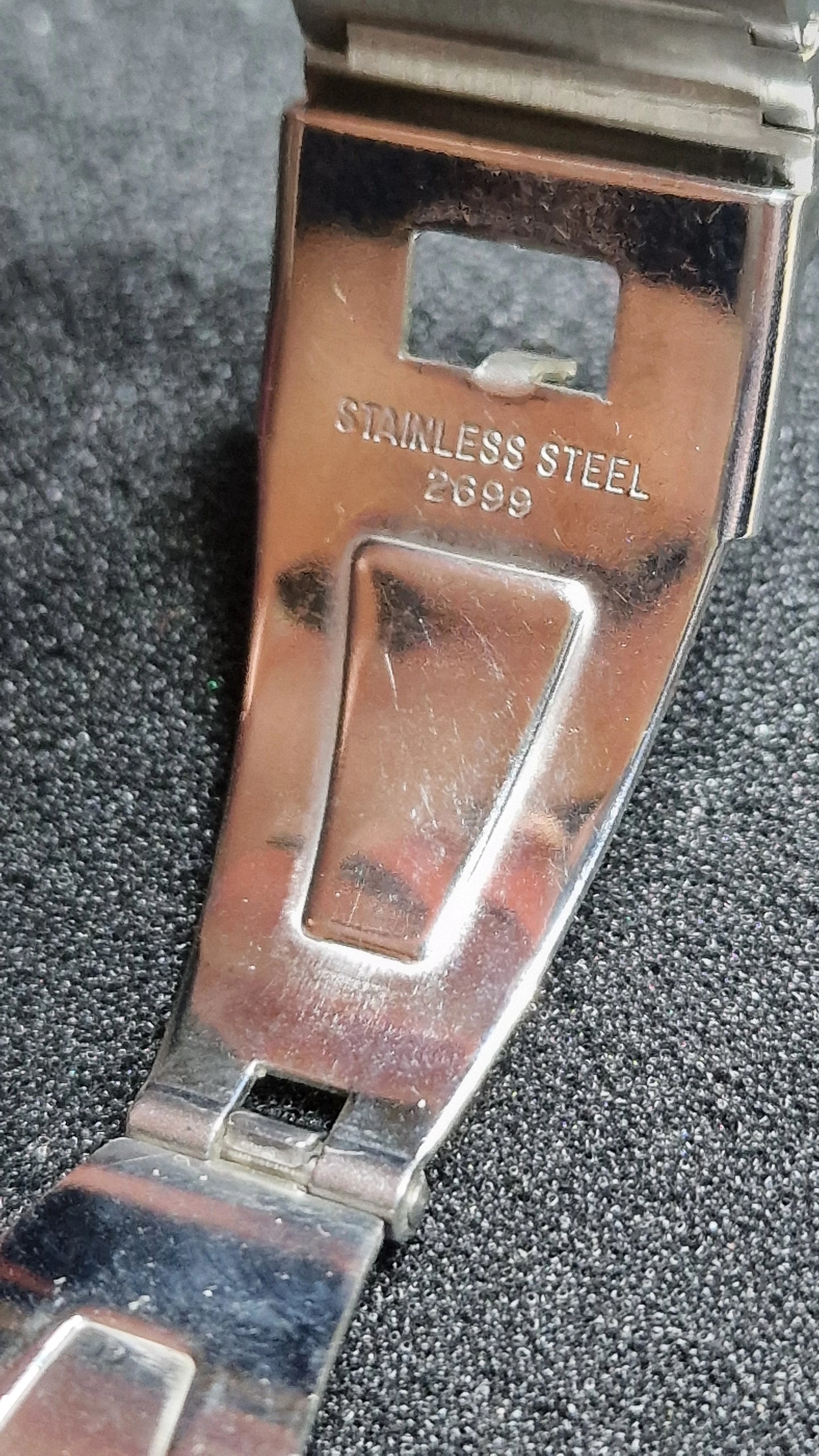 🏁 Candino Carbon F1 – Red Bull Sauber Petronas Edition (Unworn)