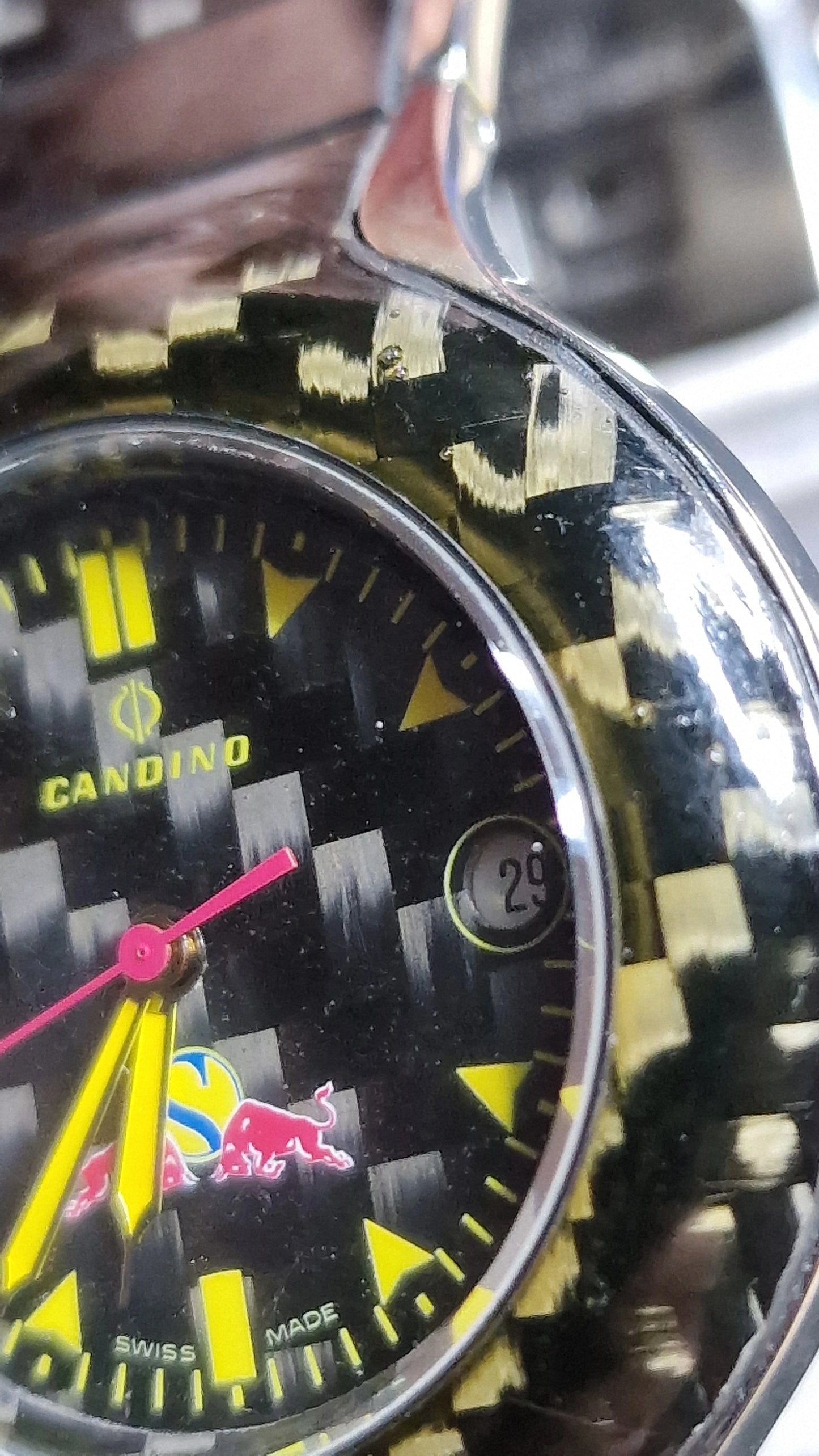 🏁 Candino Carbon F1 – Red Bull Sauber Petronas Edition (Unworn)