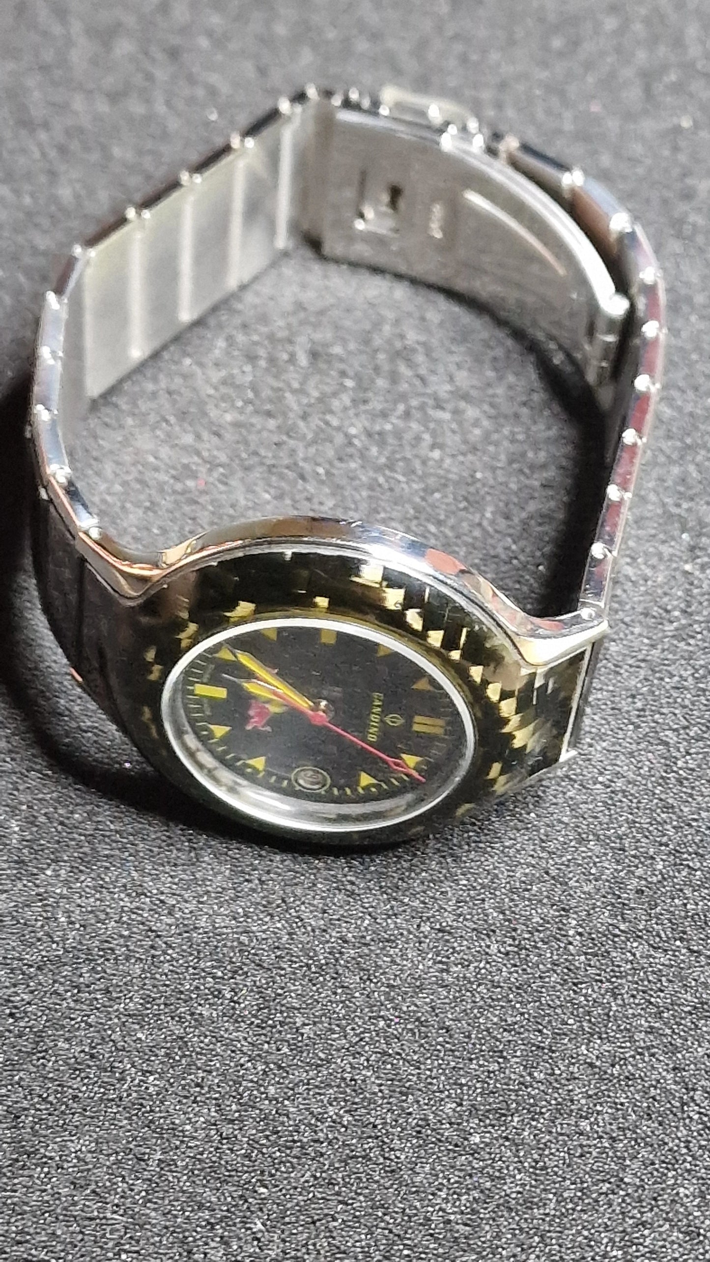 🏁 Candino Carbon F1 – Red Bull Sauber Petronas Edition (Unworn)