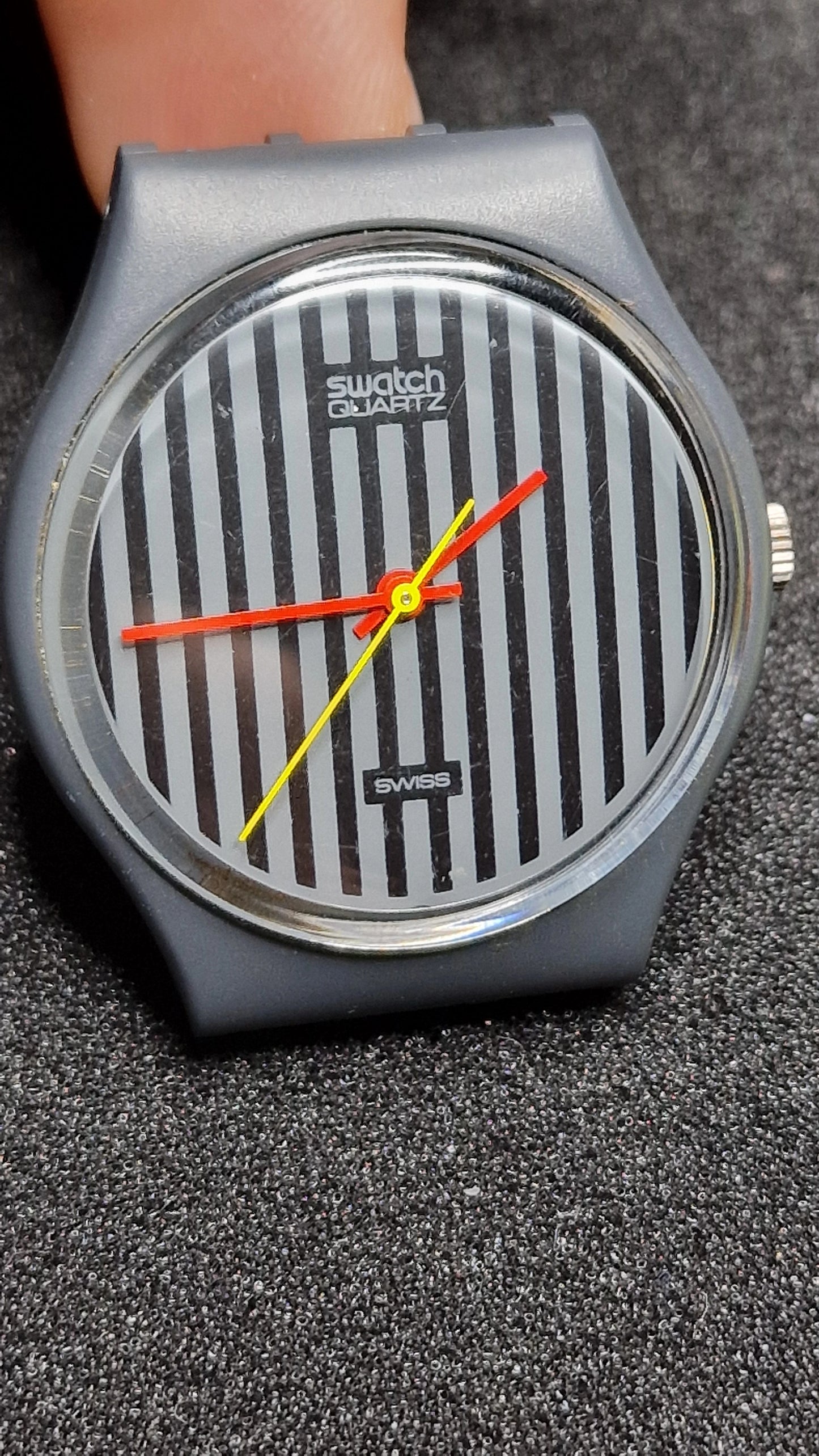 ⌚️ For Sale: Swatch Originals GA102 “Pinstripe” (1985) 🖤🟨