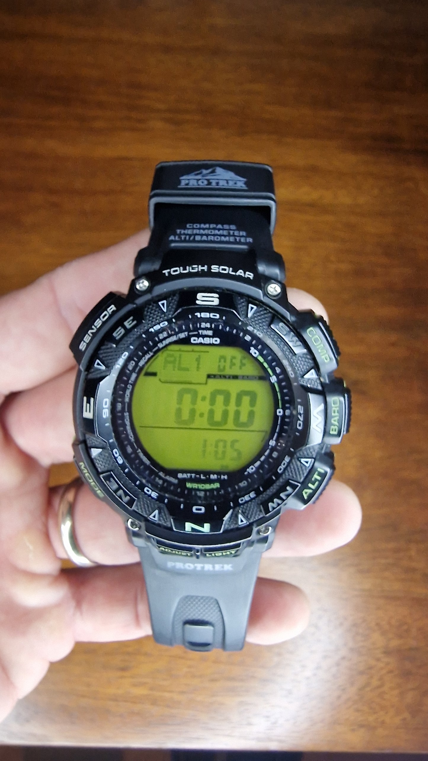 ⛰️ Casio Pro Trek PRG-240 – Tough Solar Compass / Altimeter / Barometer / Thermometer 🌤️