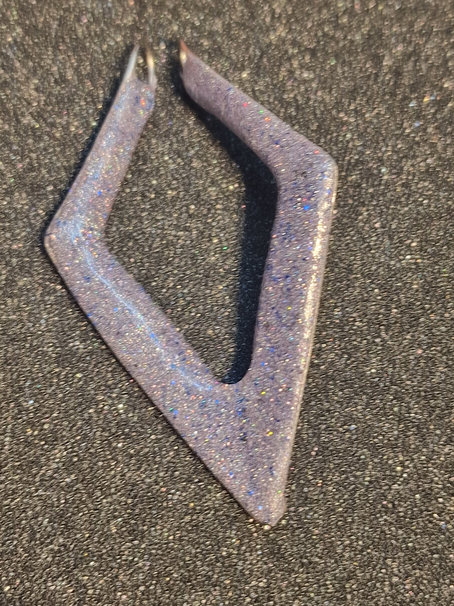 Chevron Ring-Holder Pendant — Holo Sparkle & UV Blue Glow | Handmade by MakiArt (Swiss-made)