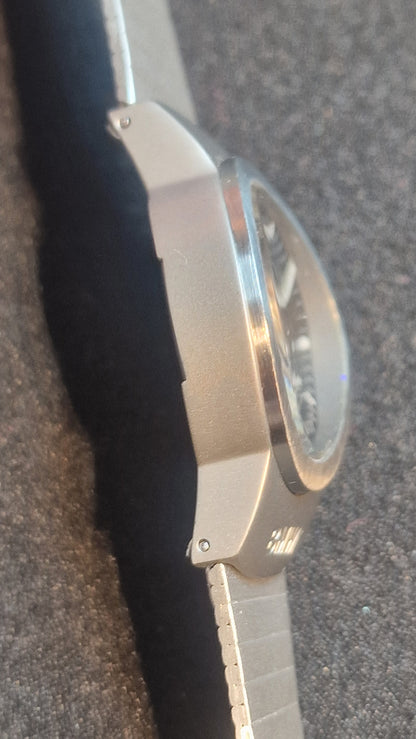 🕶️ BMW Swiss Design Watch – Minimalist Precision in Stainless Steel 🇨🇭