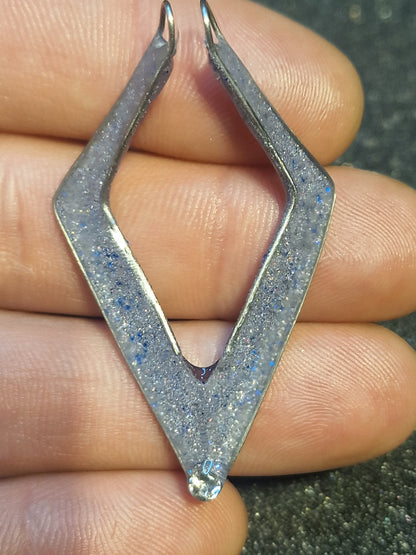 Chevron Ring-Holder Pendant — Holo Sparkle & UV Blue Glow | Handmade by MakiArt (Swiss-made)