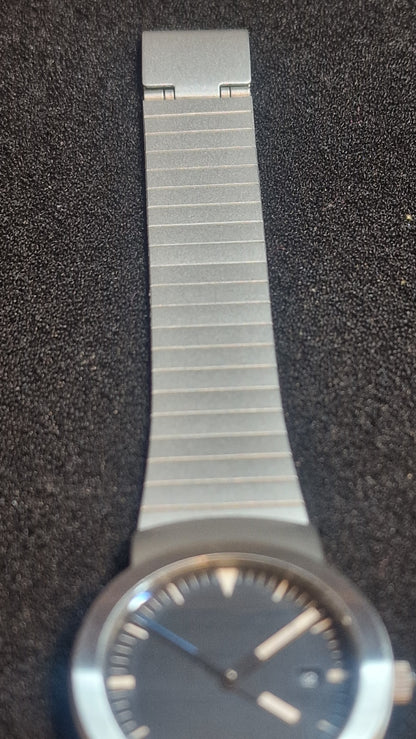 🕶️ BMW Swiss Design Watch – Minimalist Precision in Stainless Steel 🇨🇭