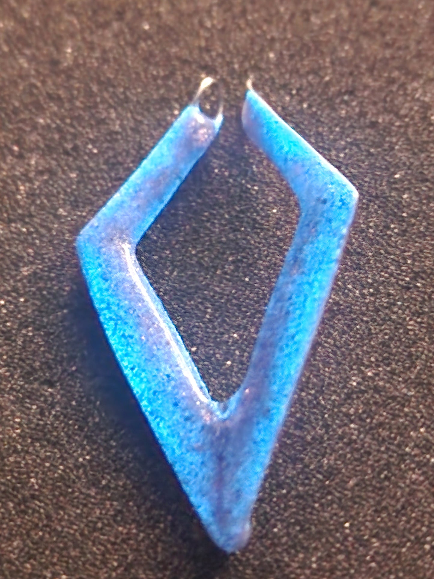 Chevron Ring-Holder Pendant — Holo Sparkle & UV Blue Glow | Handmade by MakiArt (Swiss-made)