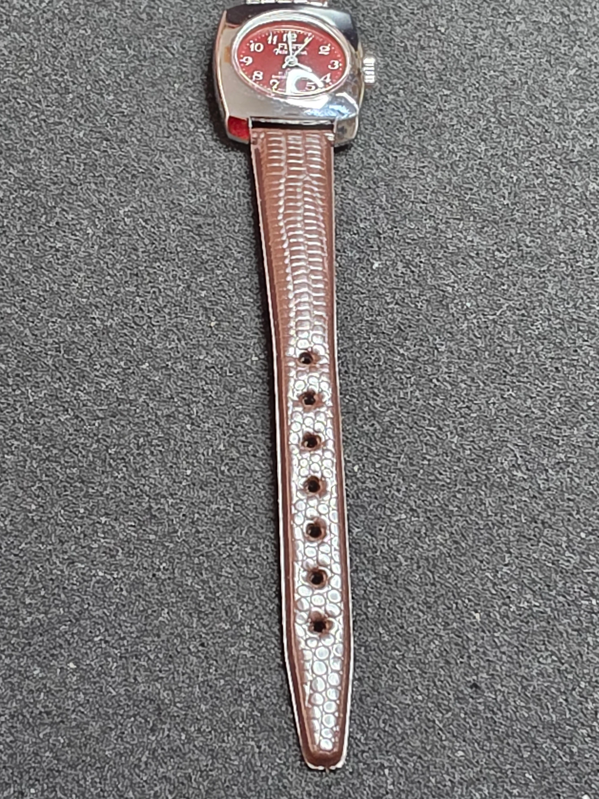 Fero Feldmann – 1960 – Unworn – Bordeaux Dial 5
