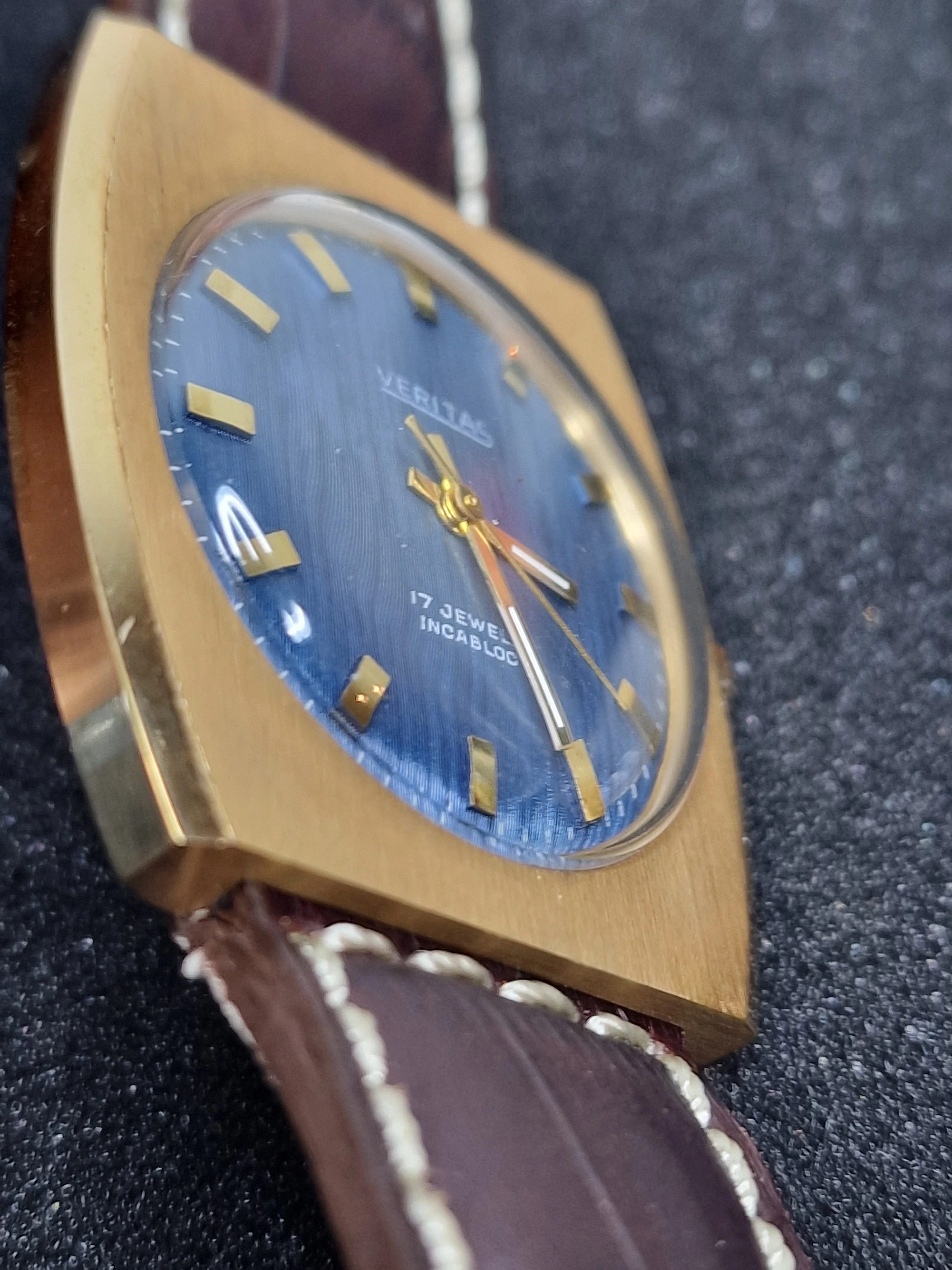 High-Quality NOS Vintage Watches – VERITAS – 4-Piece Set – 60s/70s – 1x Automatic + 3x Hand-Wound 10