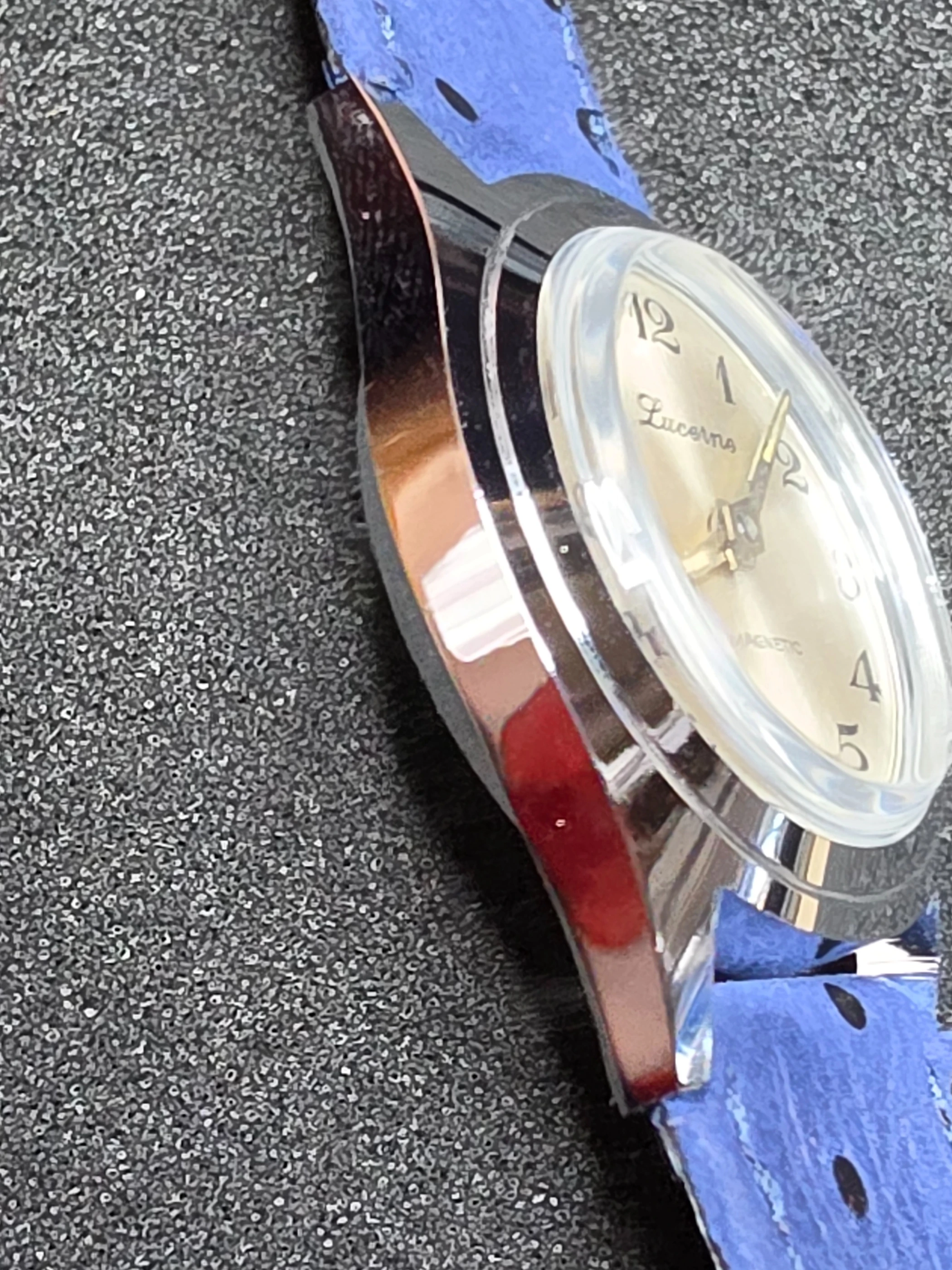 Lucerne Lady – 1960 – Like New – Antimagnetic 3