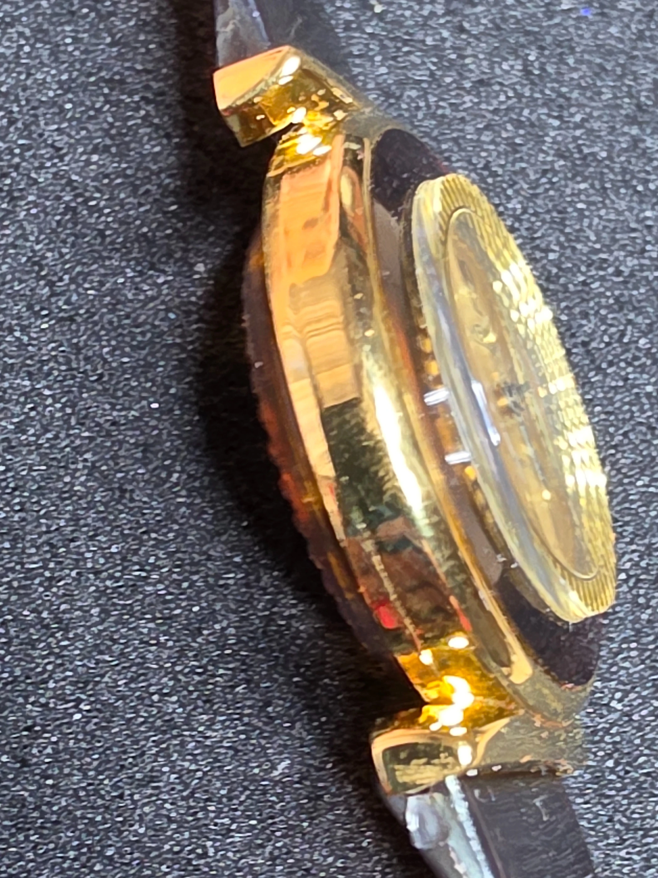 Mentor Antimagnetic – NOS – Metal and Acrylic Case 2