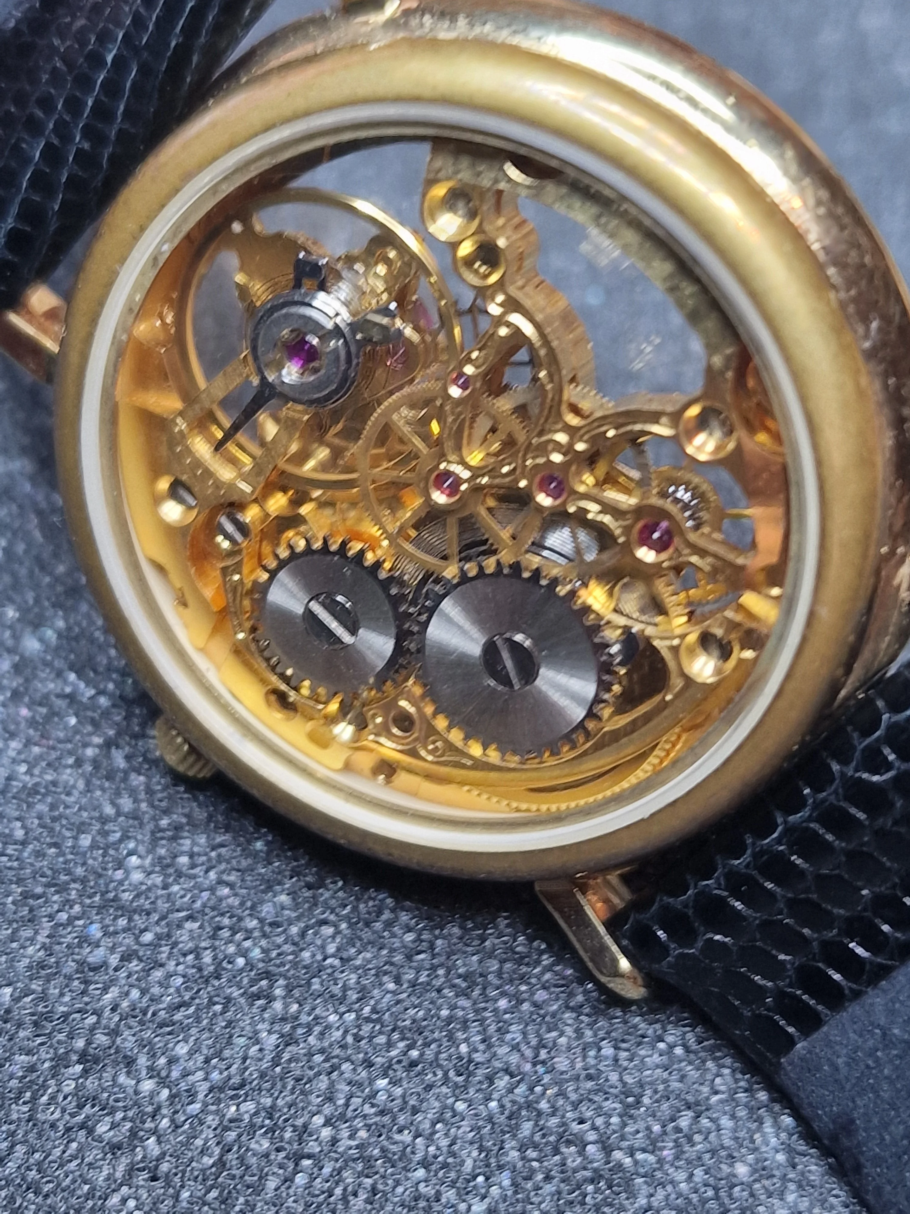 New Skeleton Unisex Watch – Hand-Wound, Business Liquidation, Unworn 10