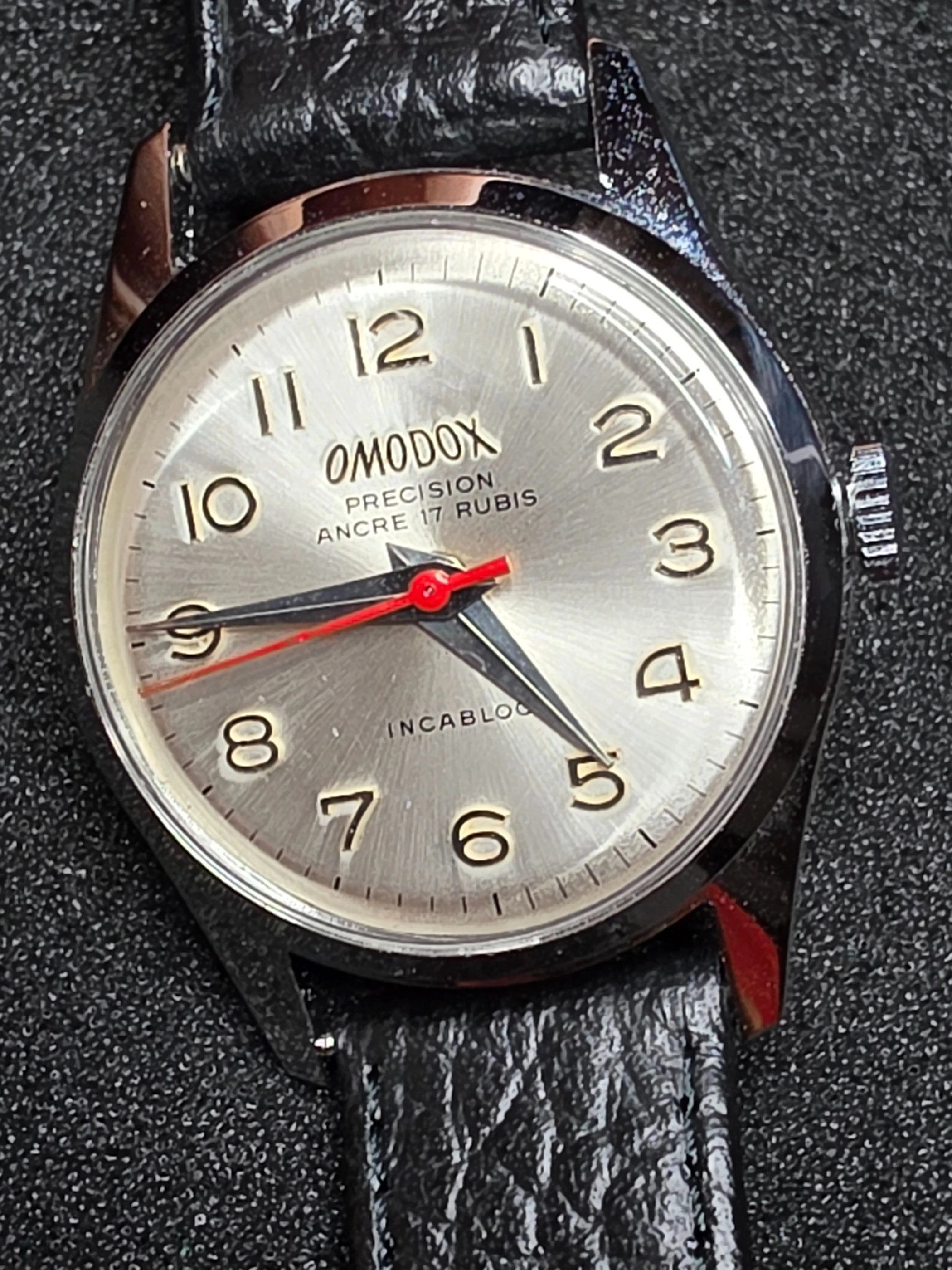 Omodox Precision – NOS – Red Second Hand