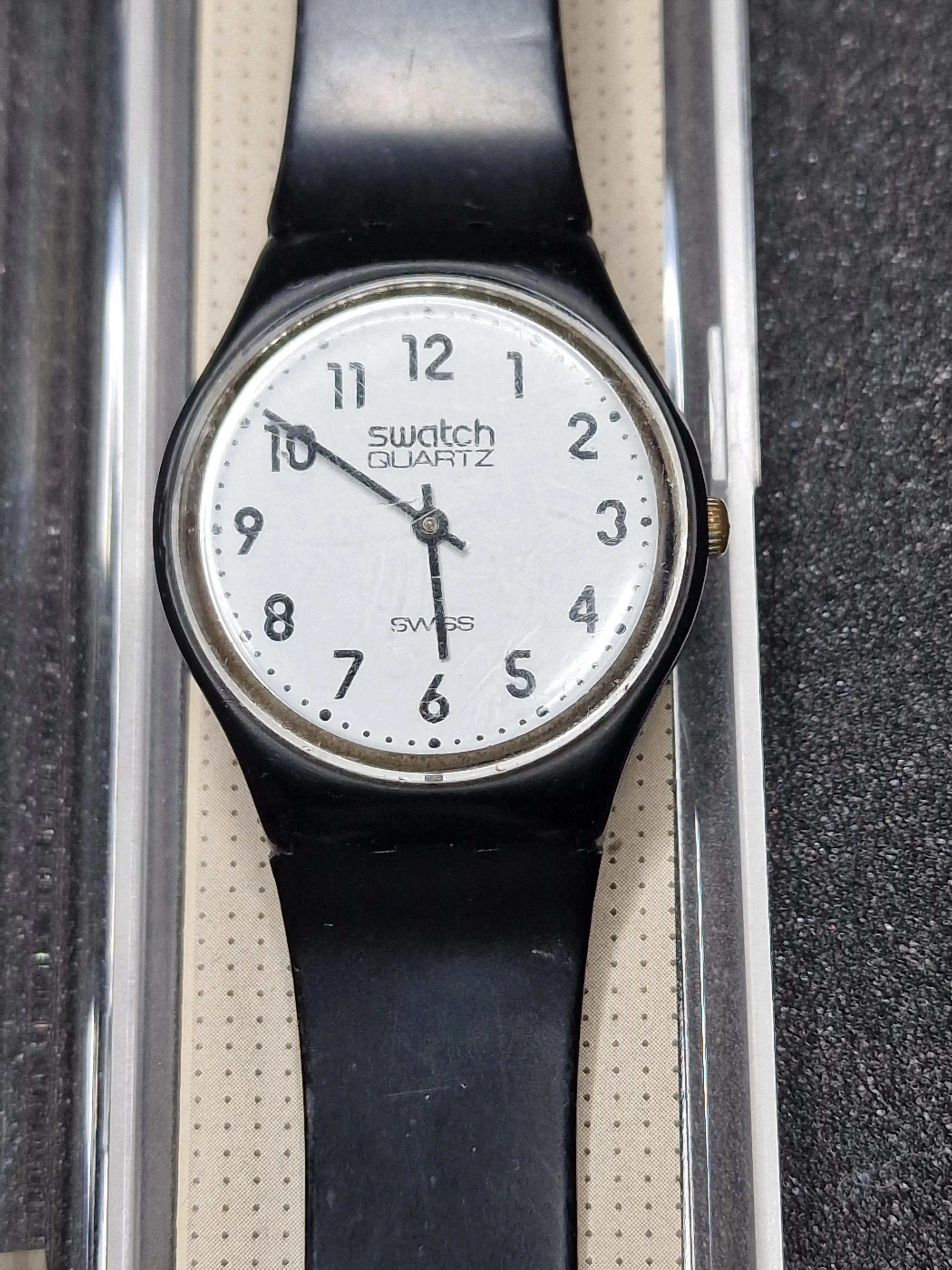 🕰 Rare 1983 Swatch GB001 – Classic Black & White – 34mm