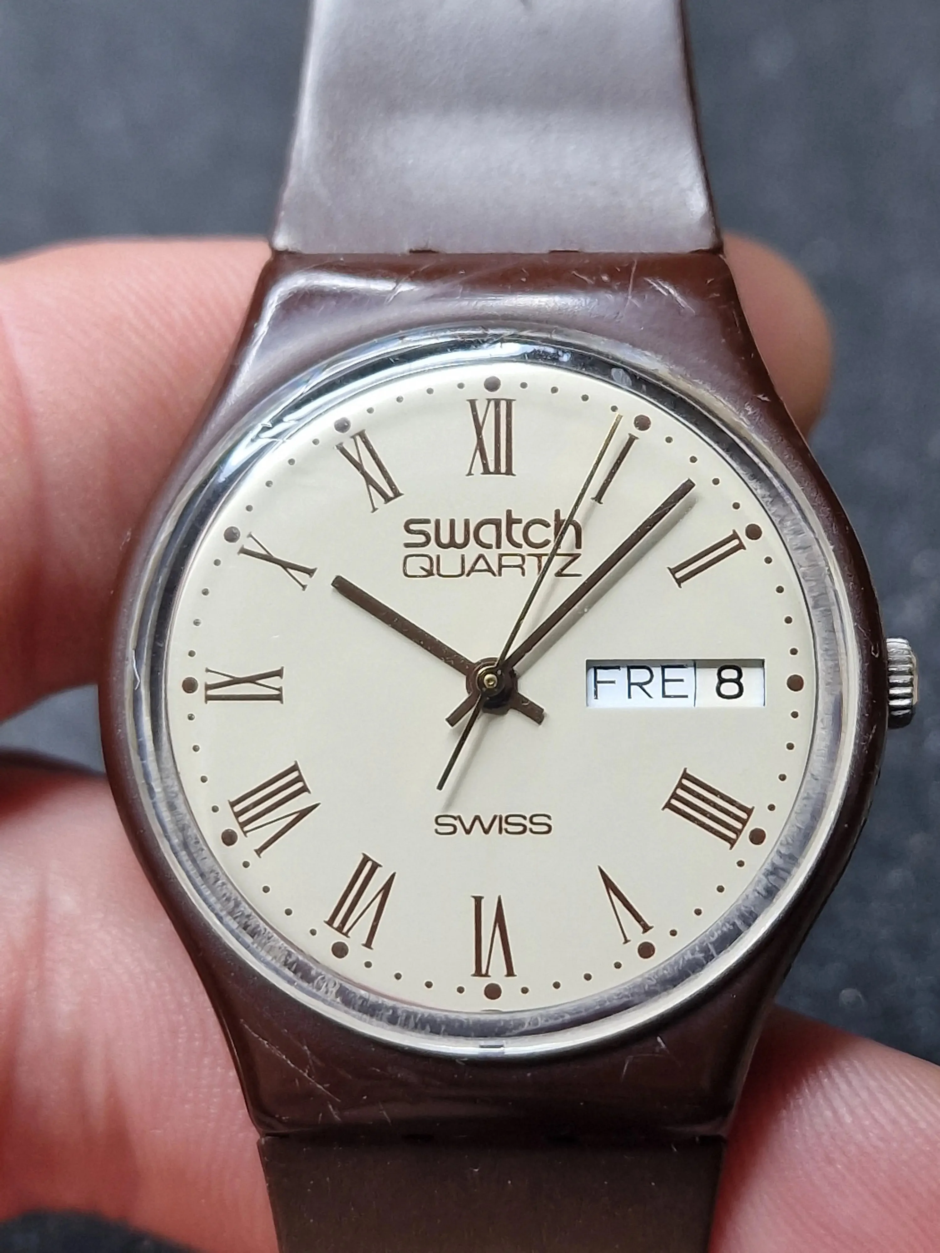 Rare 1983 Swatch GC700 – Early Vintage Model with Specialist trade (FHL) Logo (34mm) 2