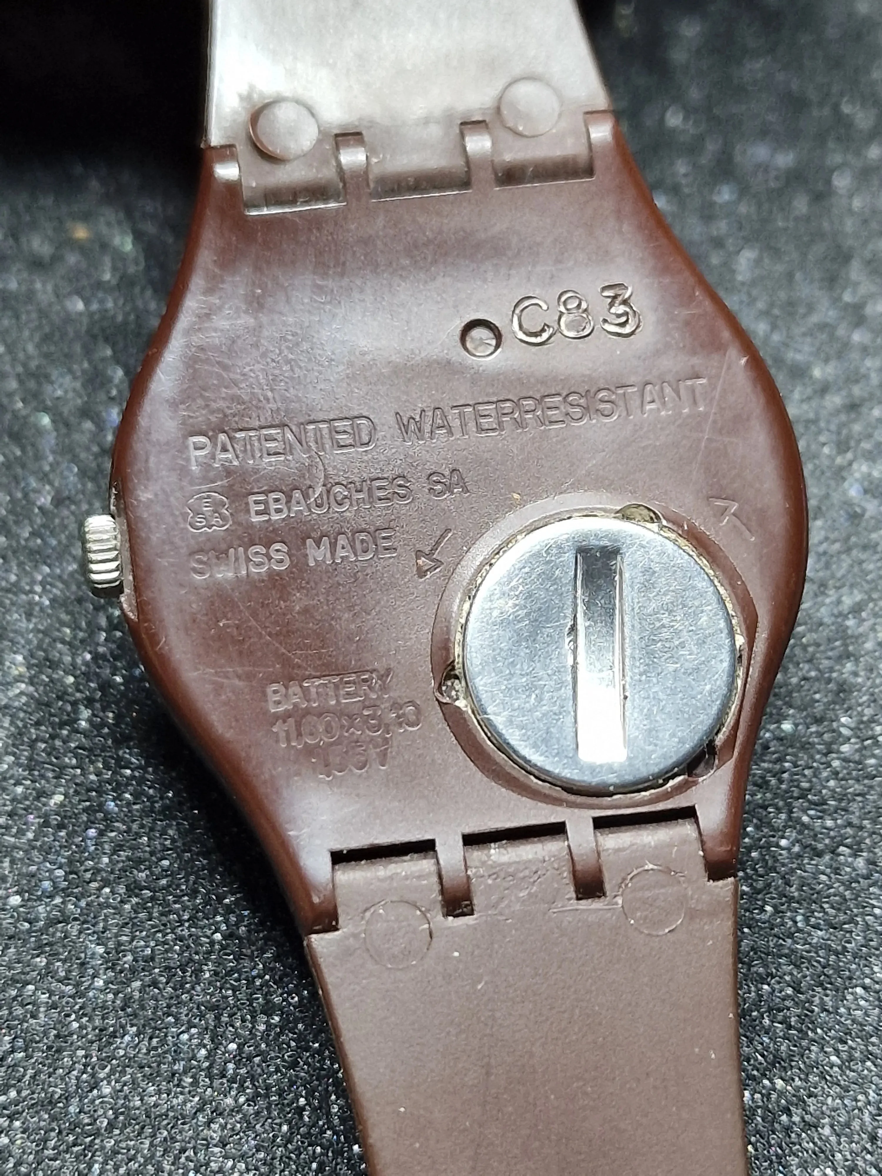 Rare 1983 Swatch GC700 – Early Vintage Model with Specialist trade (FHL) Logo (34mm) 6