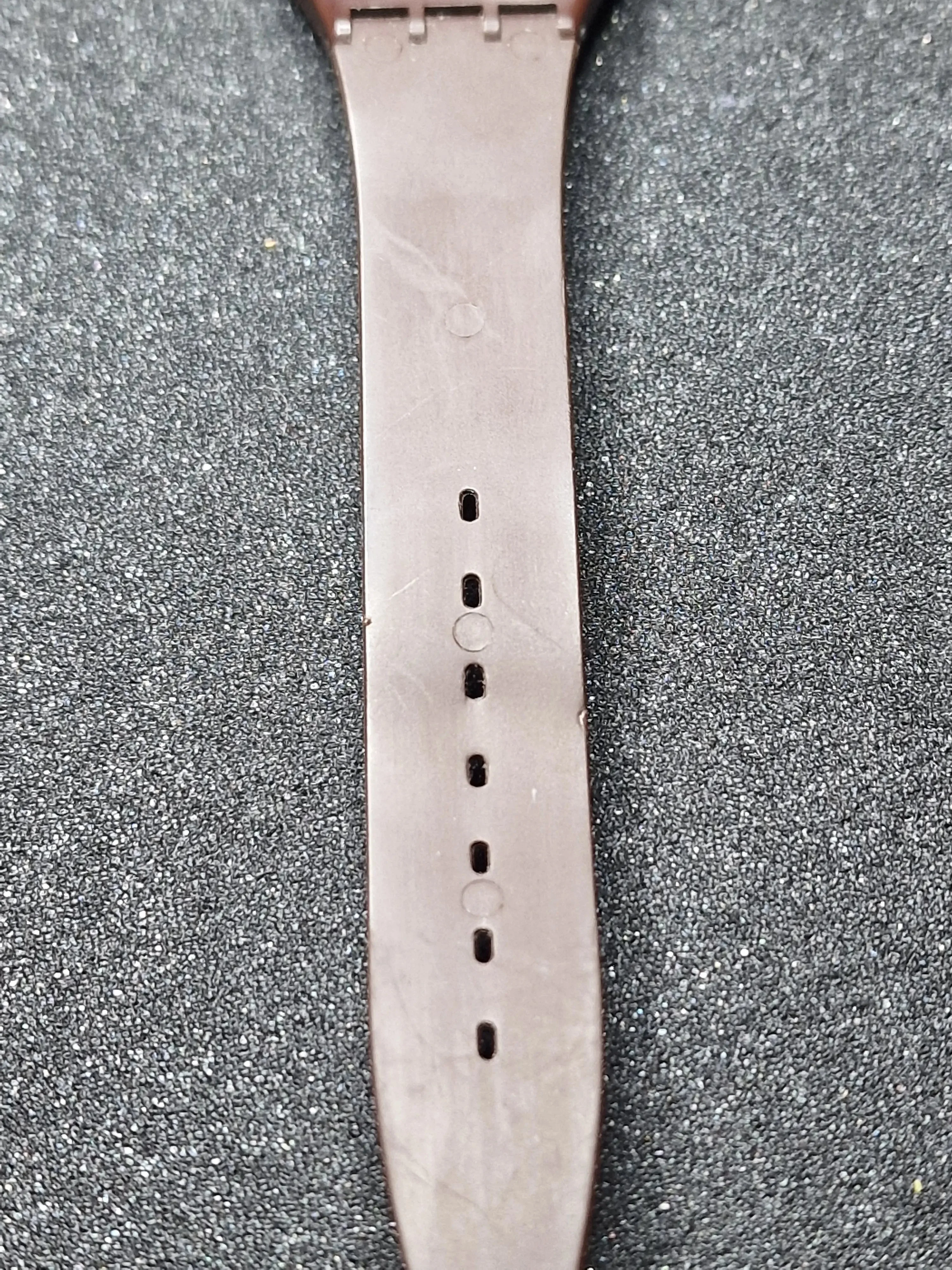 Rare 1983 Swatch GC700 – Early Vintage Model with Specialist trade (FHL) Logo (34mm) 9
