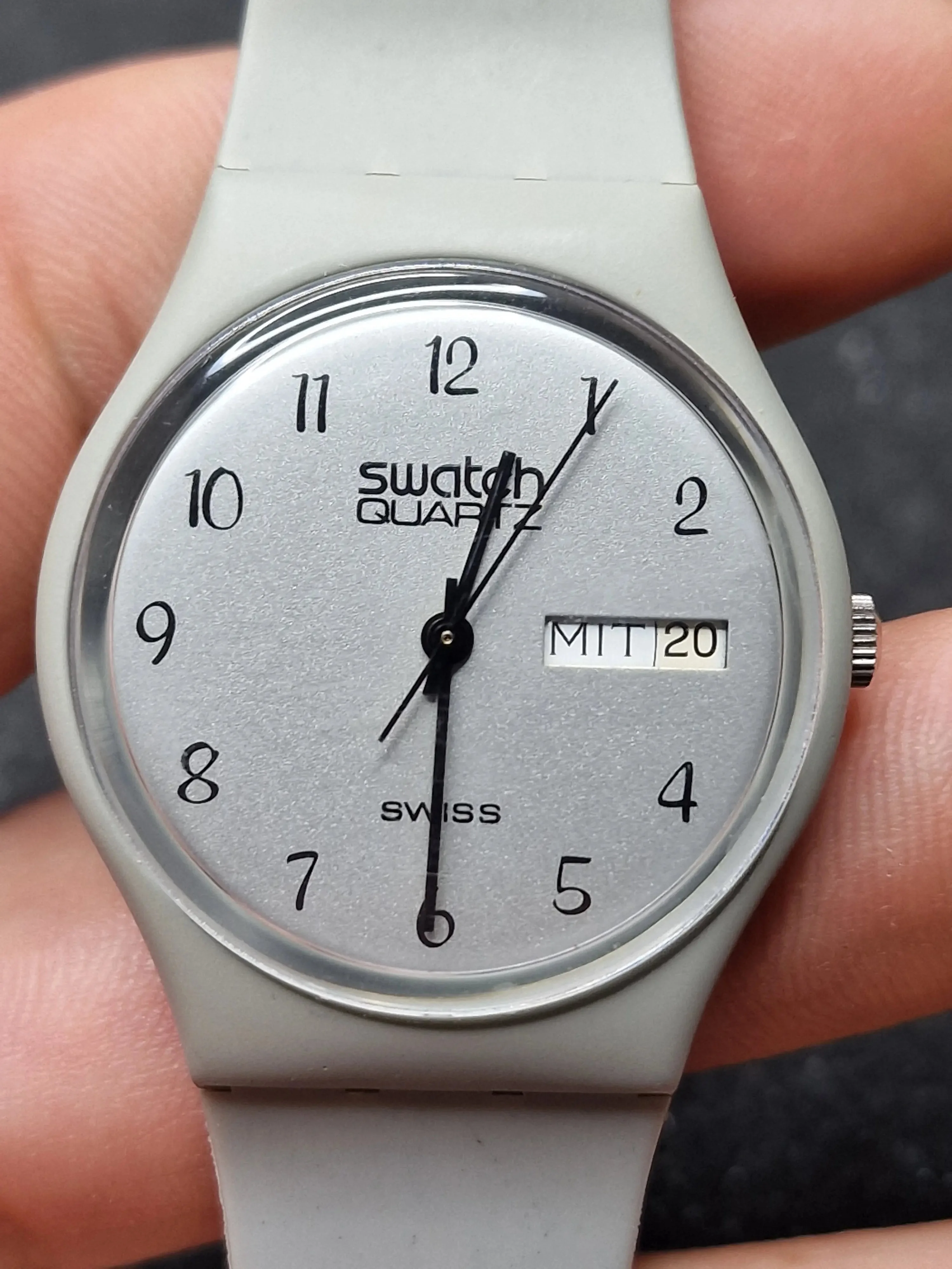 Rare Vintage 1983 Swatch GM700 – 34mm – Unworn (NOS) but Not Working 3