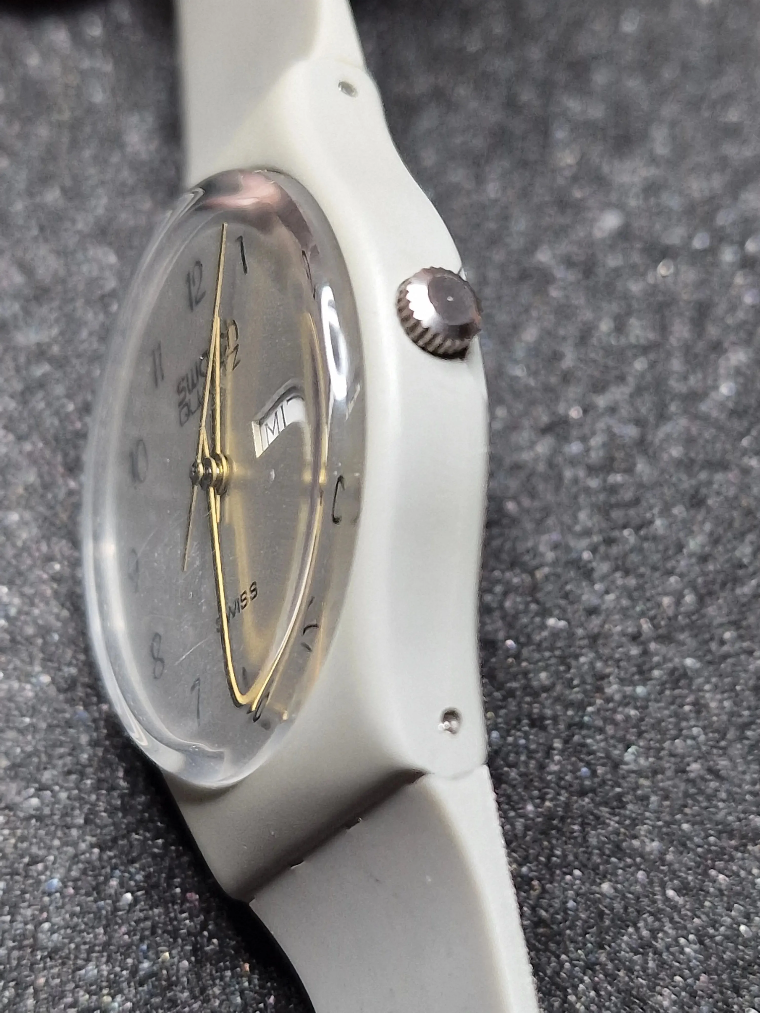 Rare Vintage 1983 Swatch GM700 – 34mm – Unworn (NOS) but Not Working 5