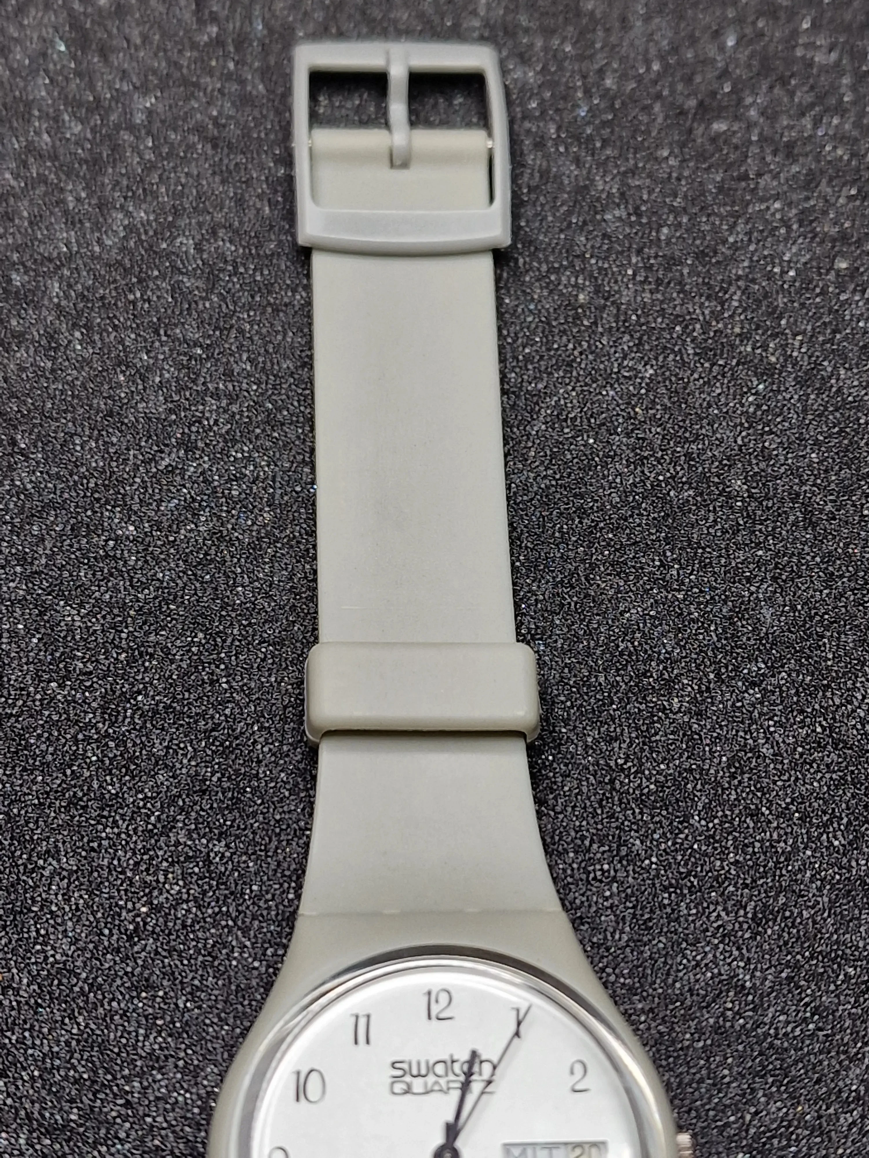 Rare Vintage 1983 Swatch GM700 – 34mm – Unworn (NOS) but Not Working 8