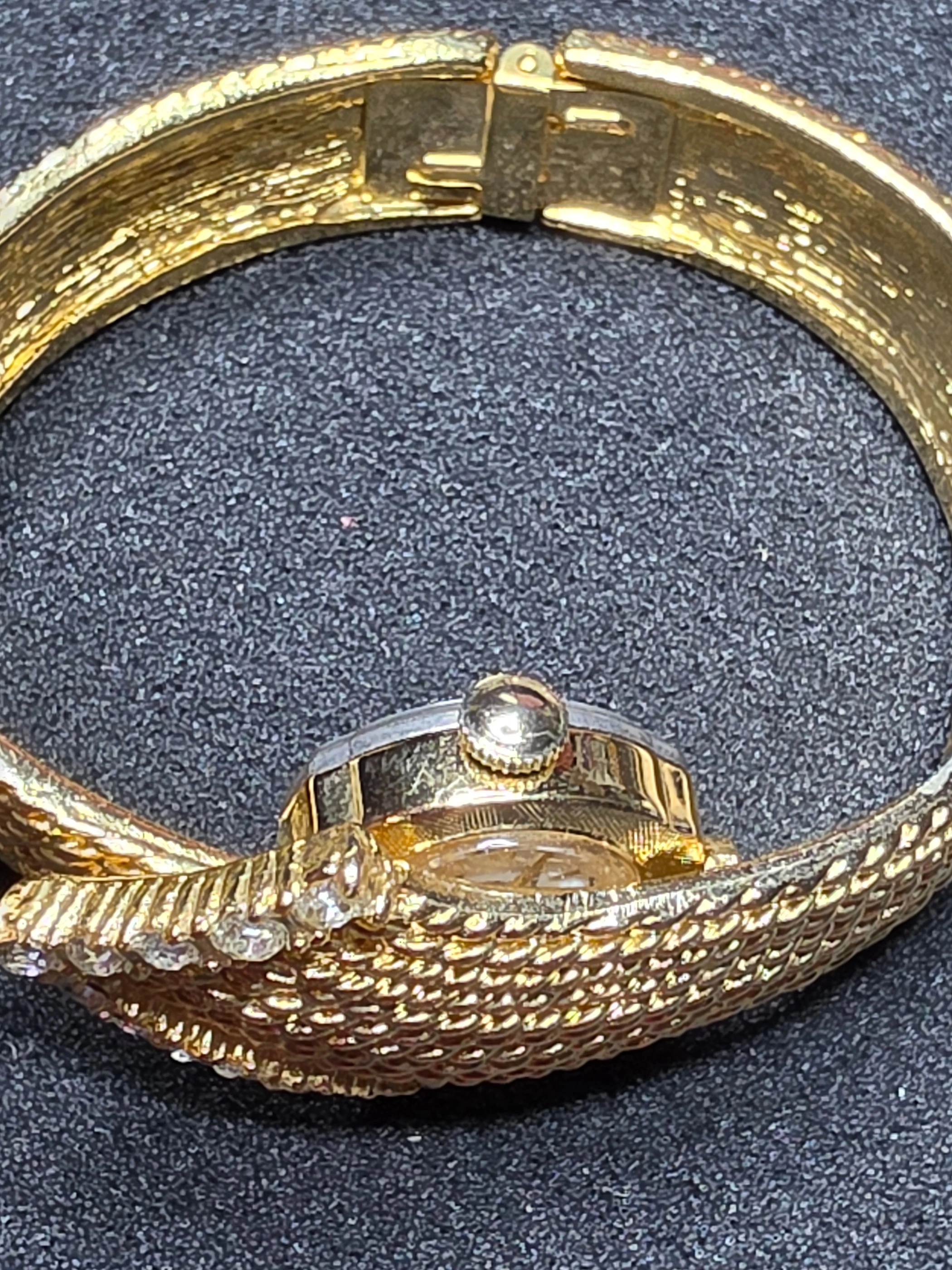 Ravisa Wristwatches – Very Good 4